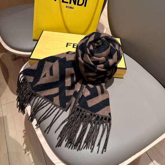 REVERSIBLE FENDI SCARF WRAP - Picture 5 of 5